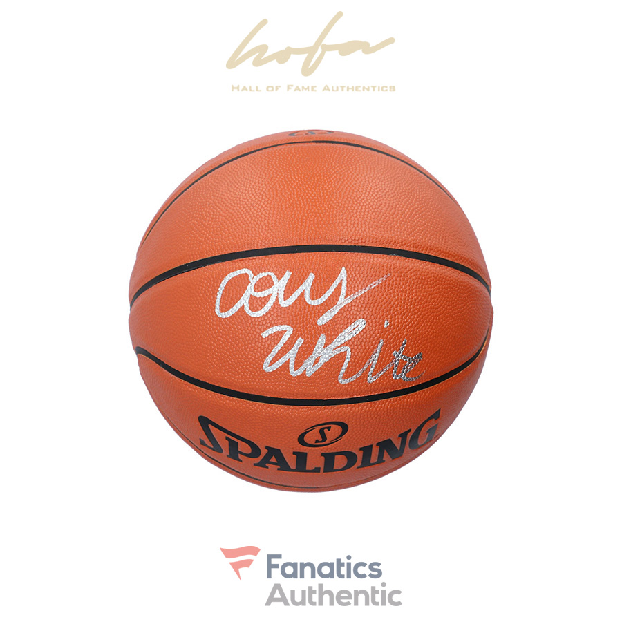 Coby_White_Chicago_Bulls_Autographed_Spalding_IndoorOutdoor_Basketball_3811092_1.jpg