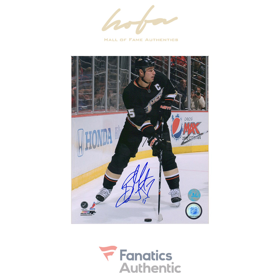 Ryan_Getzlaf_Anaheim_Ducks_Autographed_8_x_10_Vertical_Black_Jersey_Skating_Photograph_3916231_1.jpg
