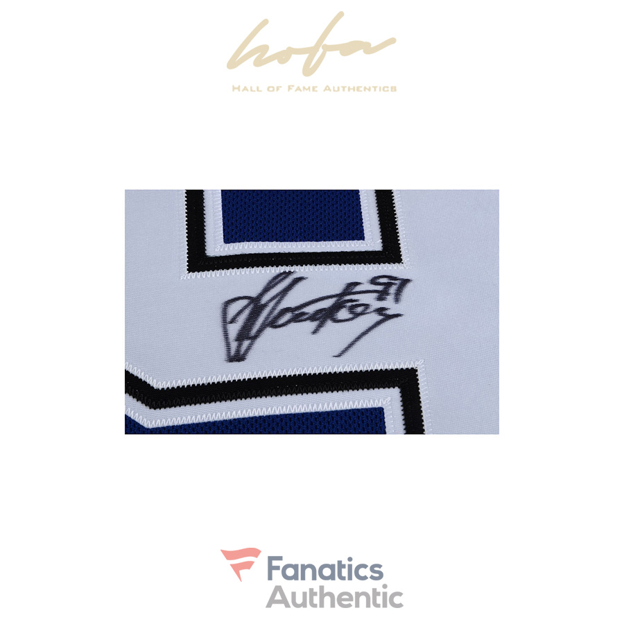 Steven_Stamkos_Tampa_Bay_Lightning_Autographed_Blue_Adidas_Authentic_Jersey_3012129_4.jpg
