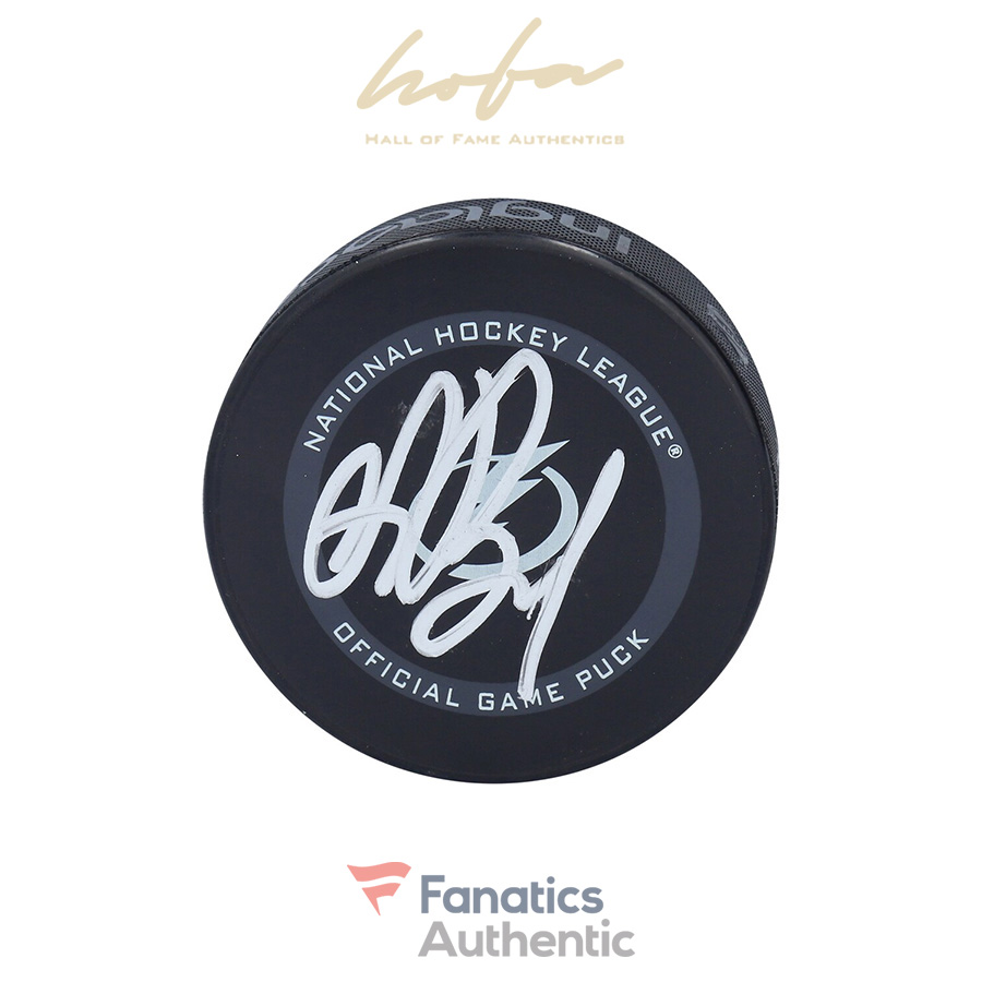 andrei_vasilevskiy_tampa_bay_lightning_autographed_2021_model_official_game_puck_4428566_1.jpg