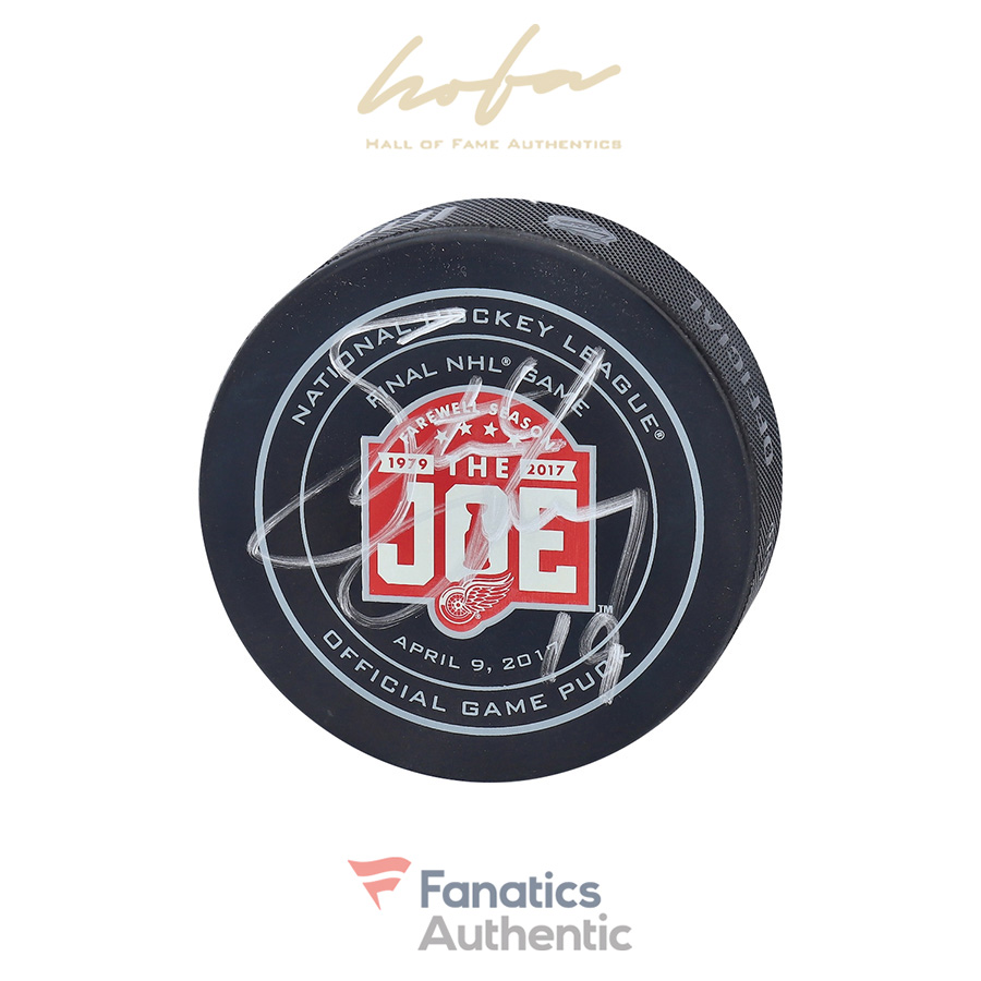 steve_yzerman_detroit_red_wings_autographed_final_game_at_the_joe_official_game_puck_4398707_1.jpg